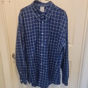 Brooks Brothers Blue and White Casual Button Down Shirt Classic Fit